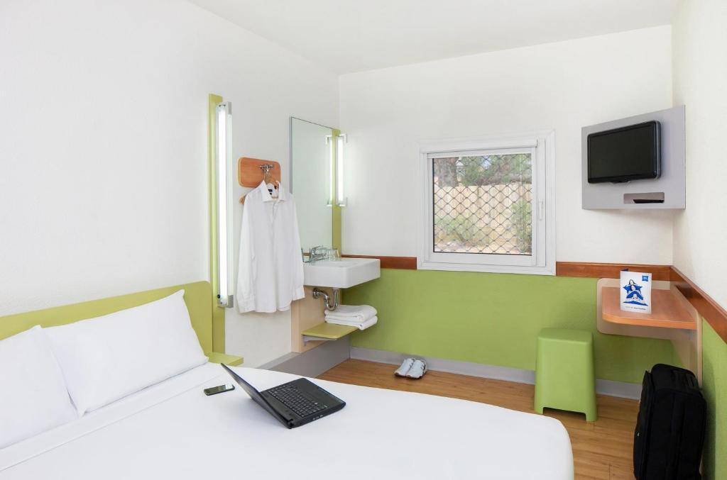 Queen Room with Bunk Bed